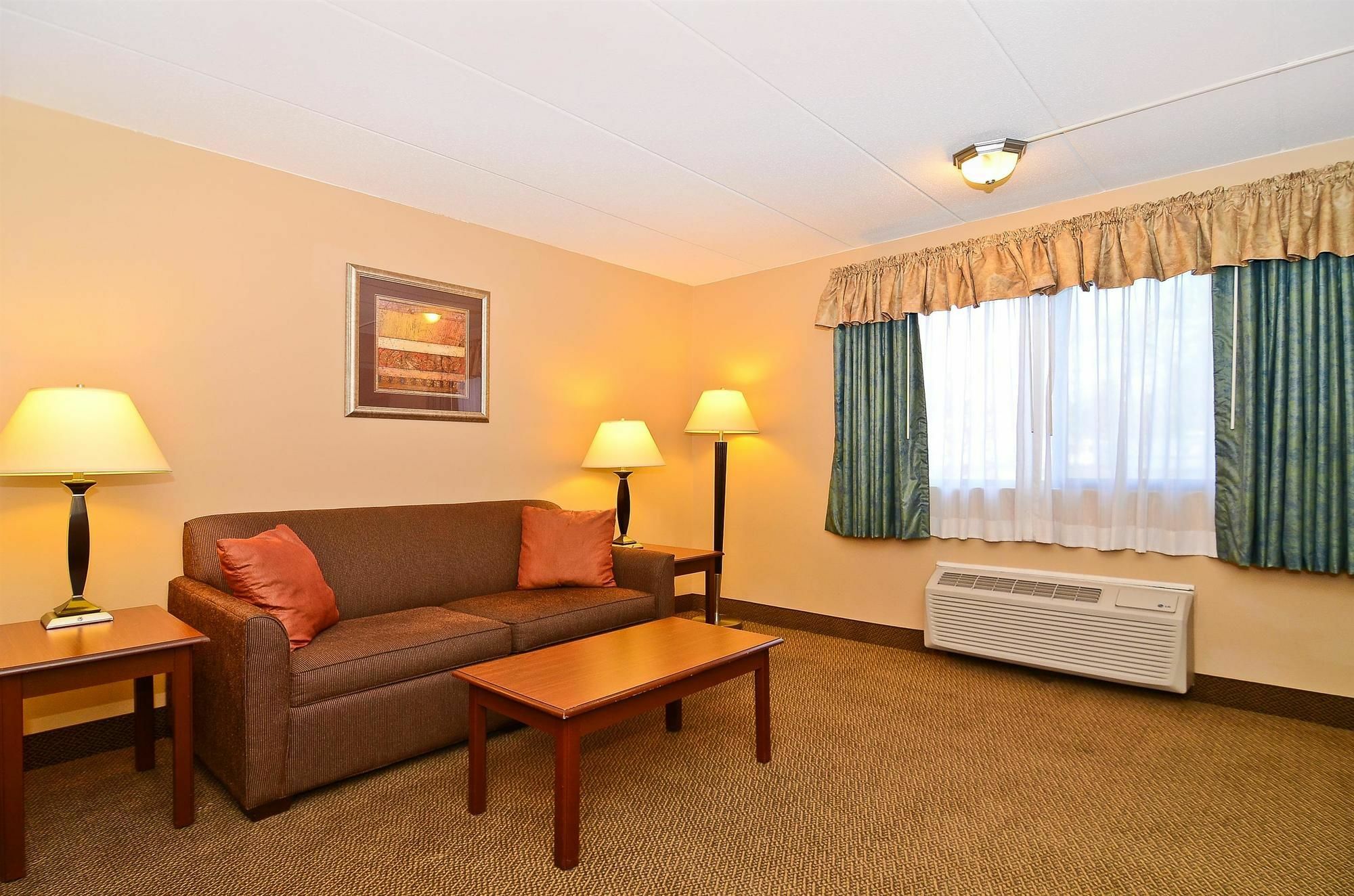 Surestay Plus Hotel By Best Western בלאק ריבר פולס מראה חיצוני תמונה