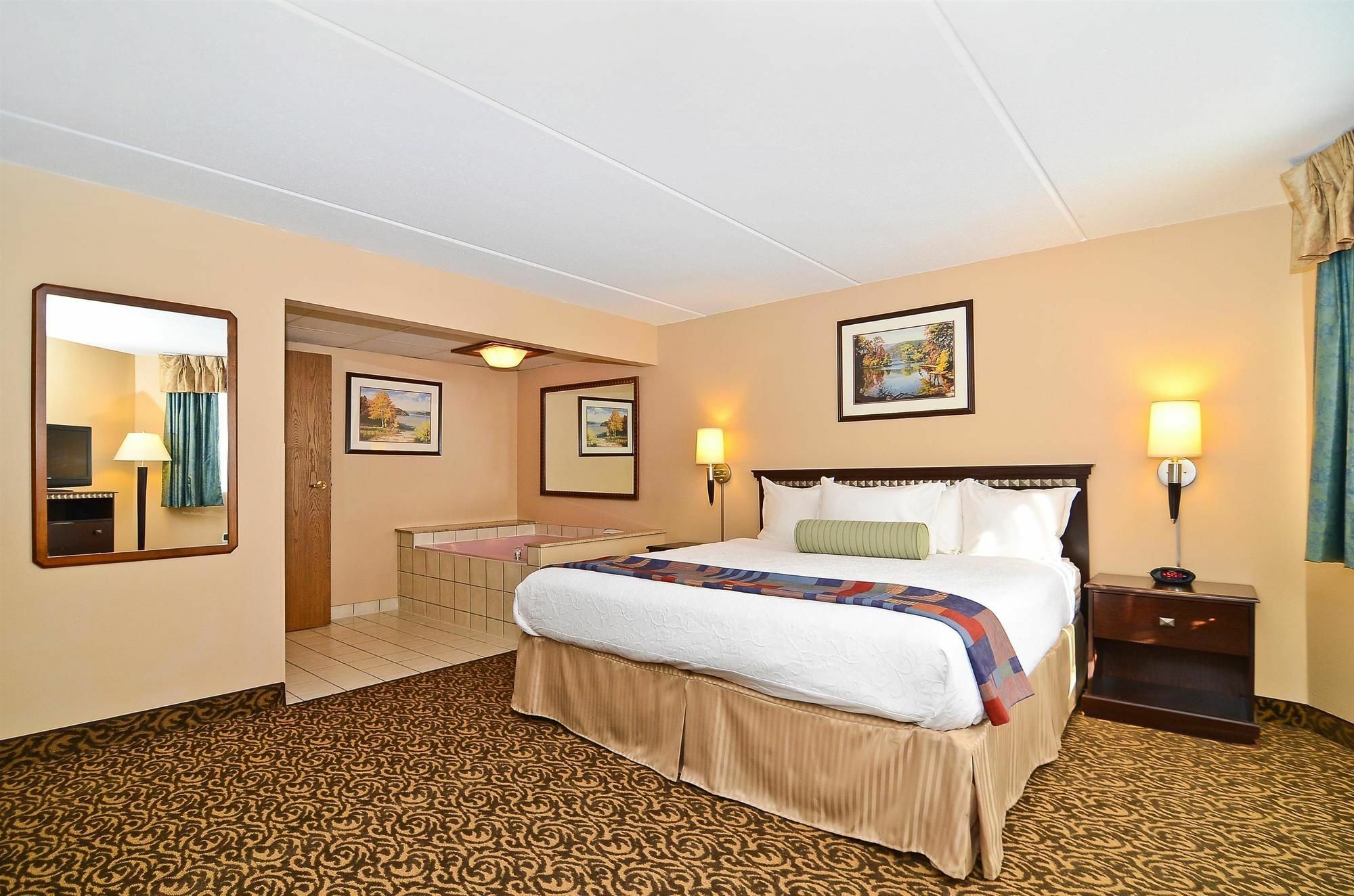 Surestay Plus Hotel By Best Western בלאק ריבר פולס מראה חיצוני תמונה