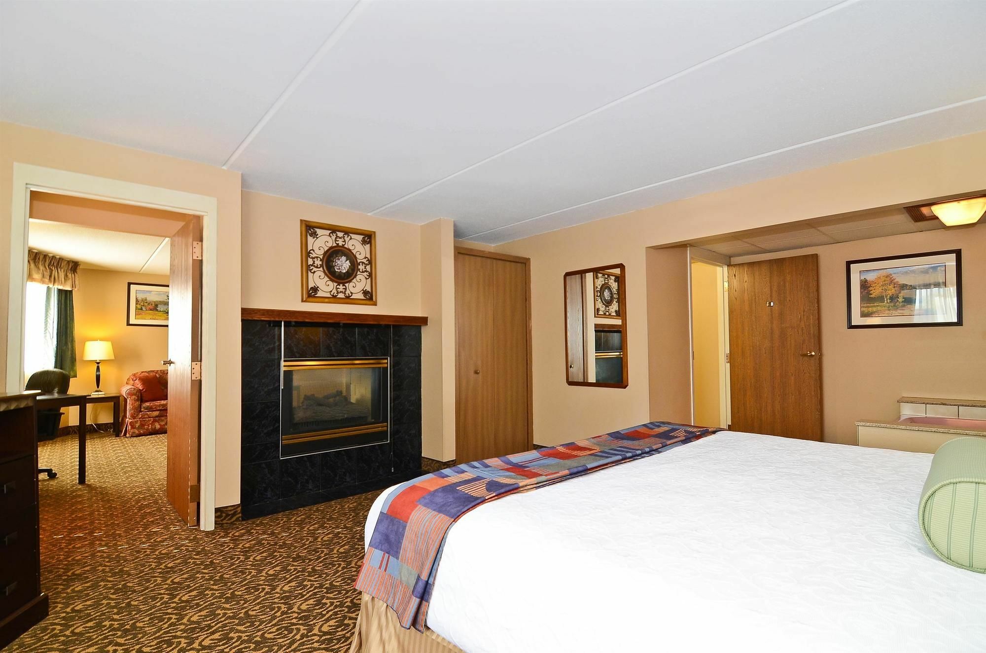 Surestay Plus Hotel By Best Western בלאק ריבר פולס מראה חיצוני תמונה