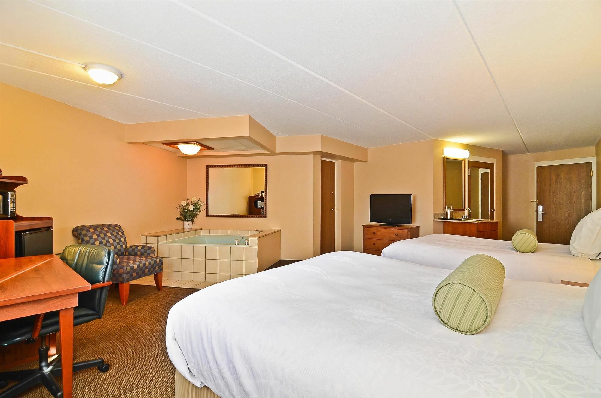 Surestay Plus Hotel By Best Western בלאק ריבר פולס מראה חיצוני תמונה