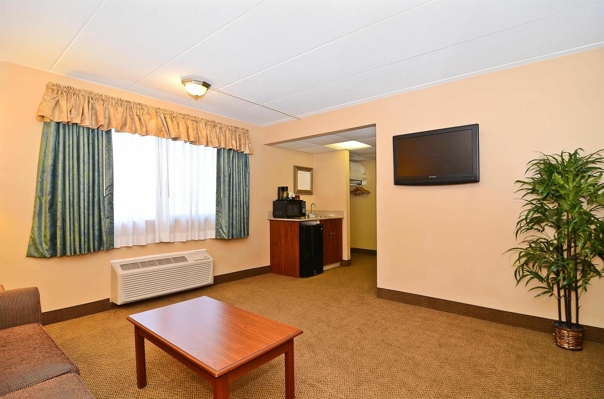 Surestay Plus Hotel By Best Western בלאק ריבר פולס מראה חיצוני תמונה